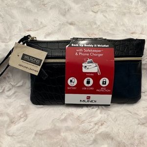BRAND NEW Mundi wristlet with Safekeeper & phone charger